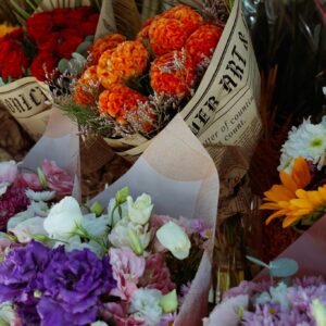 Vibrant Floral Bouquets on Display in İstanbul Market